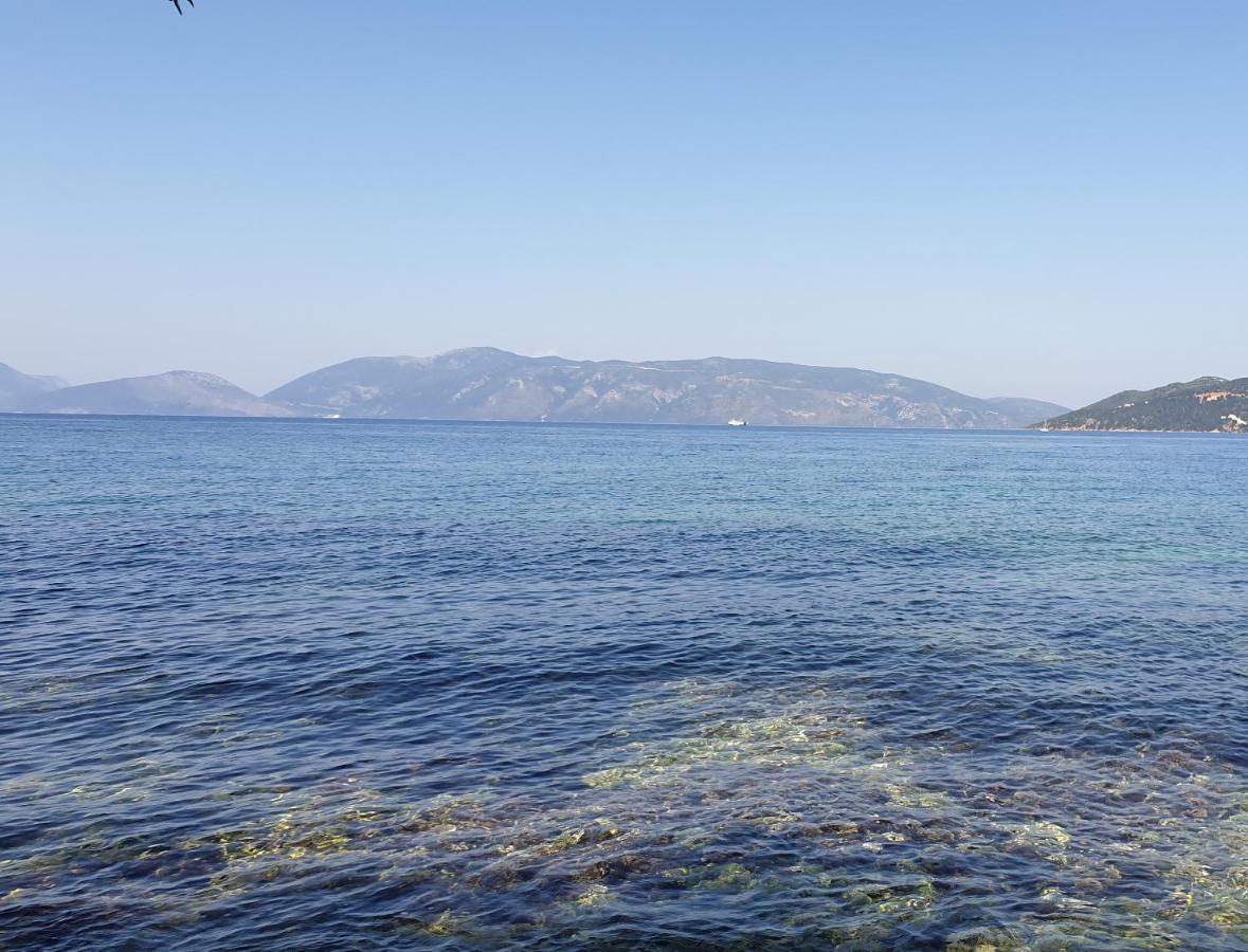 Apartment Lilly, Apartment With Communal Pool, 10 Meters From Sea Σάμη Εξωτερικό φωτογραφία