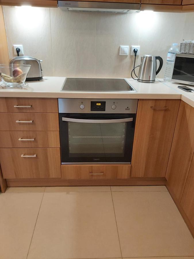 Apartment Lilly, Apartment With Communal Pool, 10 Meters From Sea Σάμη Εξωτερικό φωτογραφία