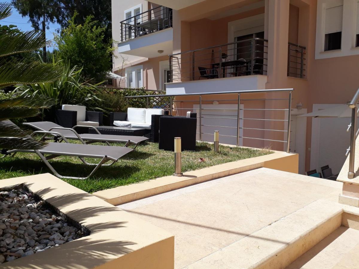 Apartment Lilly, Apartment With Communal Pool, 10 Meters From Sea Σάμη Εξωτερικό φωτογραφία