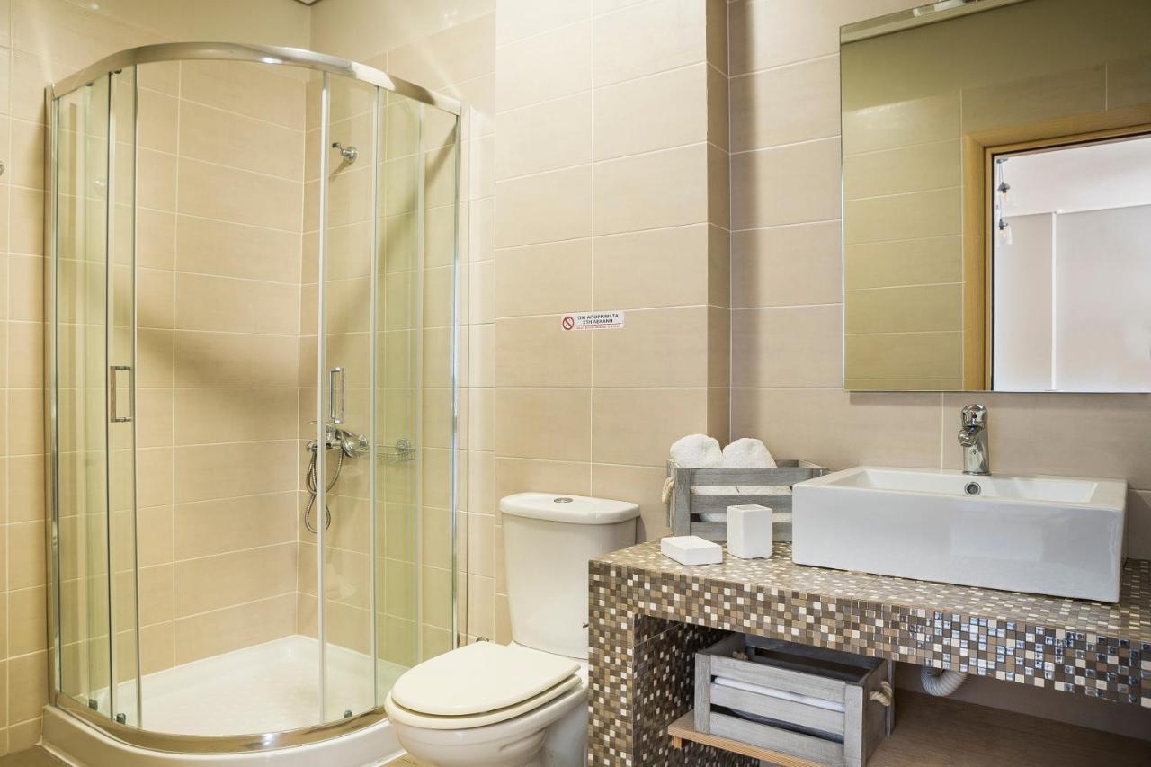 Apartment Lilly, Apartment With Communal Pool, 10 Meters From Sea Σάμη Εξωτερικό φωτογραφία