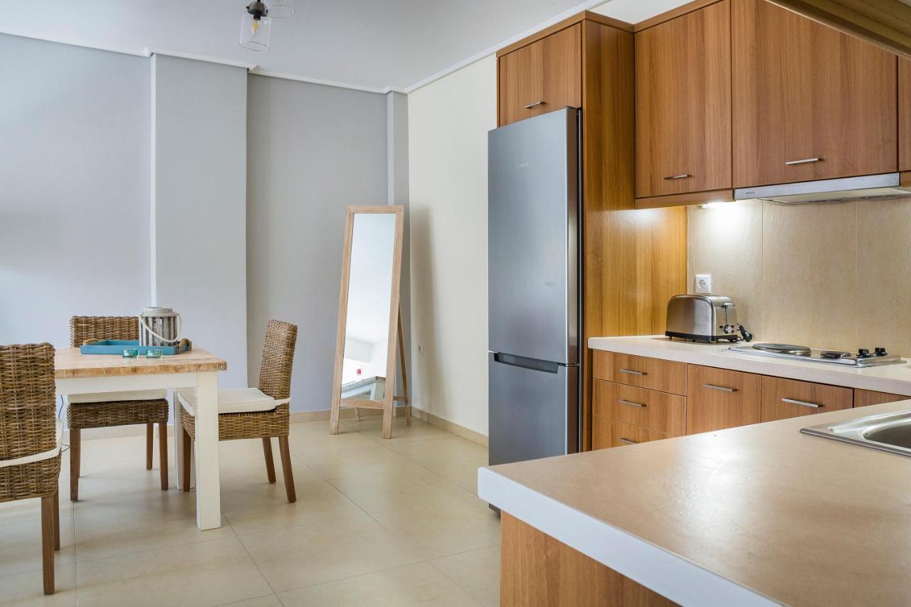 Apartment Lilly, Apartment With Communal Pool, 10 Meters From Sea Σάμη Εξωτερικό φωτογραφία